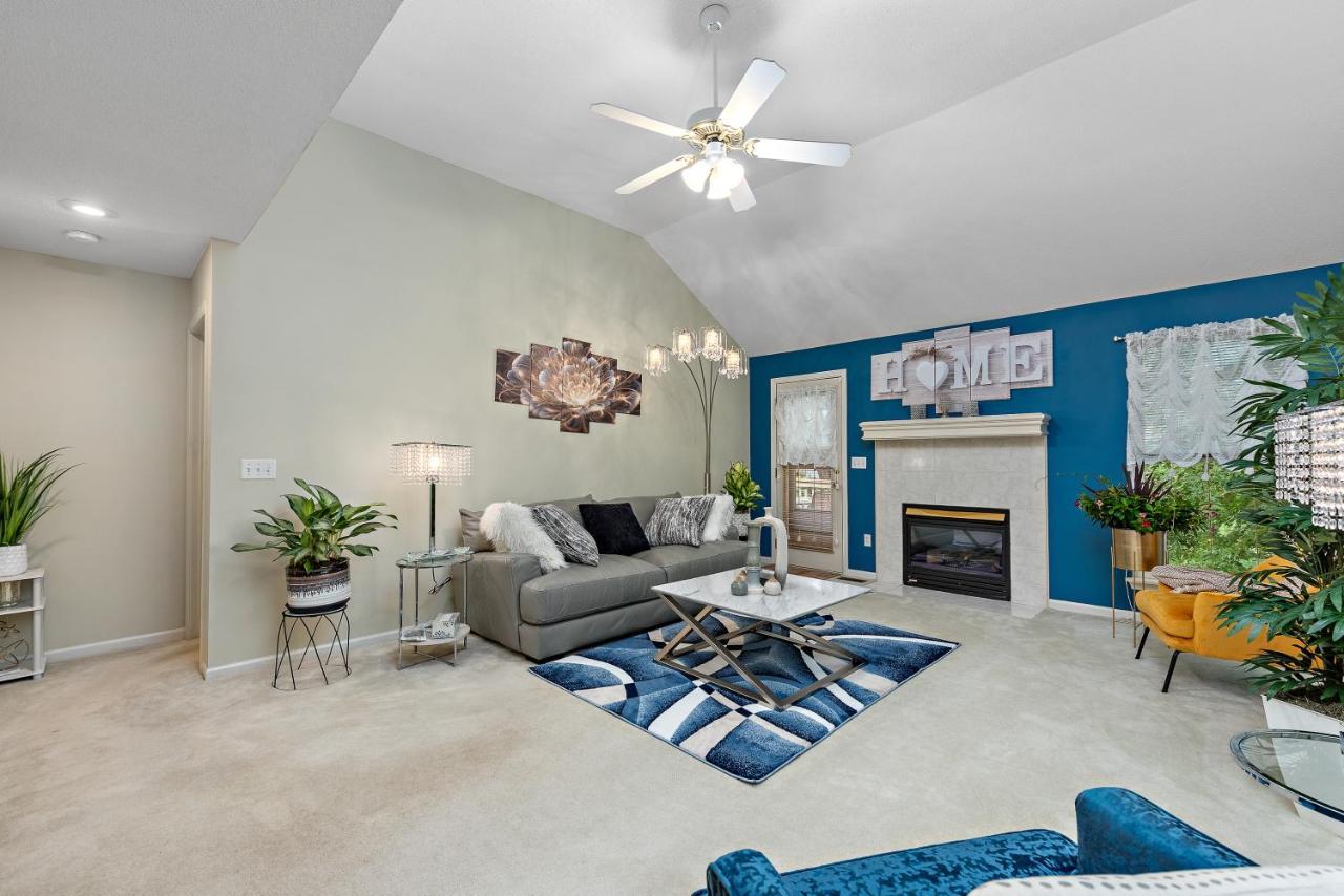 Beautiful Townhome, 11 Minutes To Downtown, Kcmo. Kansas City Exterior foto
